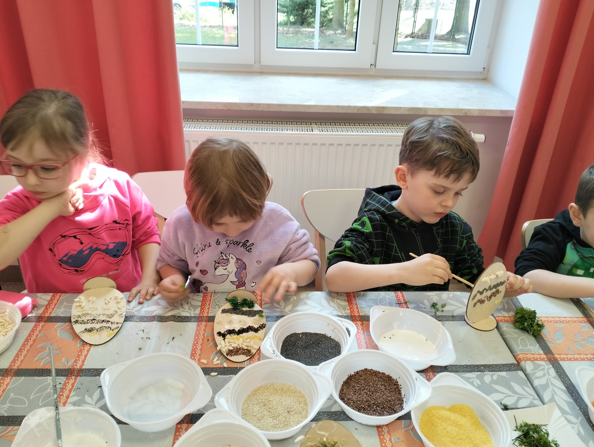 Mali turyści w Majdanie Ostrowskim